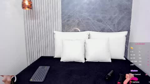 Snapshot of dahiana_gomez18 chatting on February 22, 2025, 11:24 am Dahiana online show from February 22, 2025, 11:24 am