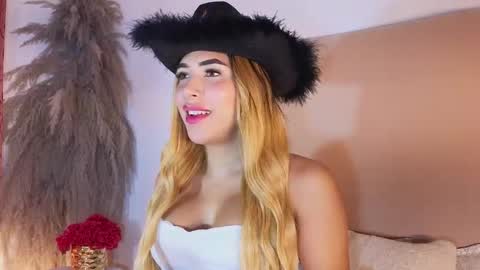 Dahiana online show from October 30, 2025, 8:42 pm