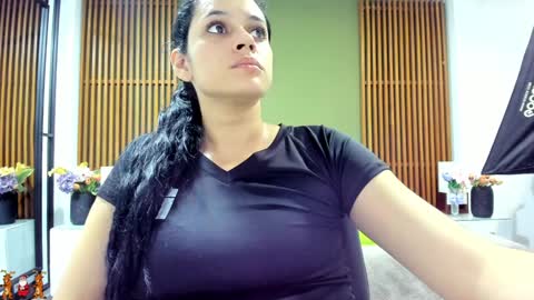  Dahiana  online show from December 14, 2024, 7:36 pm