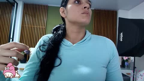  Dahiana  online show from January 12, 2025, 7:53 pm