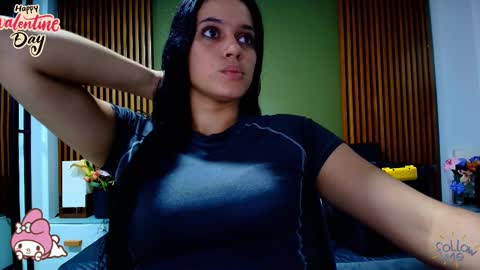  Dahiana  online show from February 15, 2025, 8:01 pm