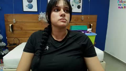  Dahiana  online show from December 21, 2025, 7:54 pm