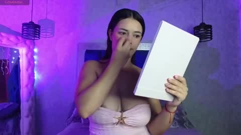 Snapshot of dahiana_williamss chatting on October 5, 2025, 11:41 am Dahiana online show from October 5, 2025, 11:41 am