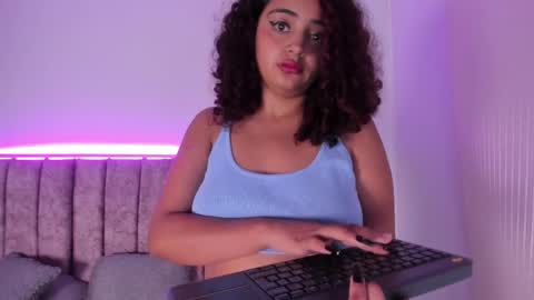 dahlia_rossee online show from April 30, 2026, 7:42 pm