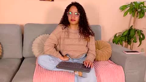 Dahli online show from May 6, 2026, 2:29 am