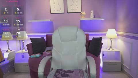 Dahlia Grey online show from November 6, 2025, 11:44 am