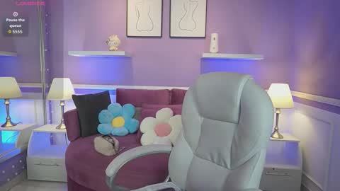 Dahlia Grey online show from November 22, 2025, 11:42 am