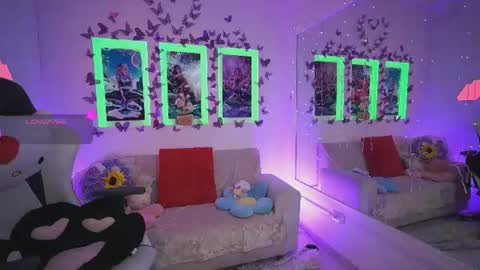 Dahlia Grey online show from June 15, 2026, 11:34 am