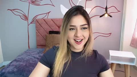 Snapshot of dahliamoore chatting on December 4, 2024, 8:40 pm Dahlia online show from December 4, 2024, 8:40 pm