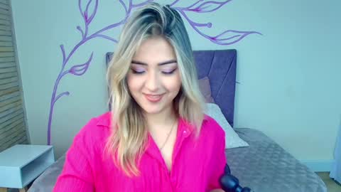 Snapshot of dahliamoore chatting on February 8, 2025, 8:10 pm Dahlia online show from February 8, 2025, 8:10 pm