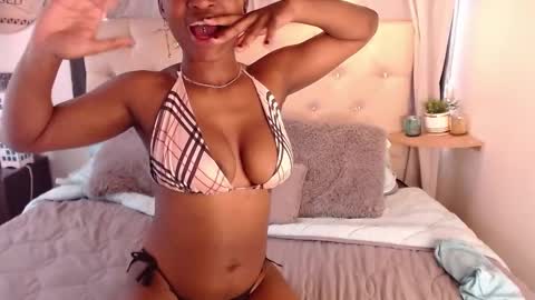 Snapshot of dahyan_ chatting on February 24, 2025, 8:58 pm DAHYAN online show from February 24, 2025, 8:58 pm