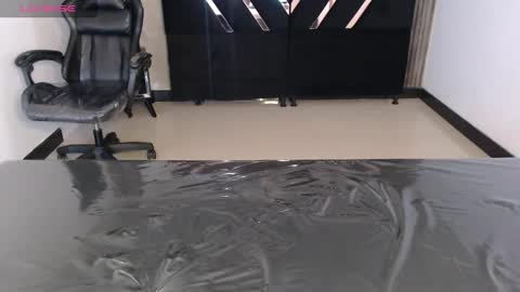 Snapshot of dahyan_ch chatting on November 10, 2025, 5:01 pm dahyan_ch online show from November 10, 2025, 5:01 pm