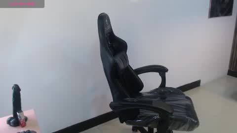 dahyan_ch online show from November 27, 2025, 5:37 pm