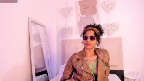 Snapshot of daiana_curly chatting on January 8, 2025, 3:50 pm Daiana online show from January 8, 2025, 3:50 pm