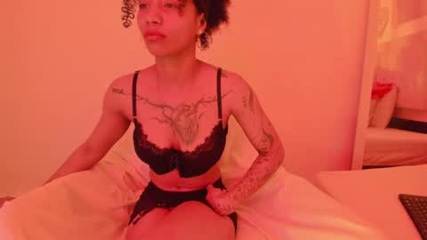 Snapshot of daiana_curly chatting on January 15, 2025, 12:04 pm Daiana online show from January 15, 2025, 12:04 pm