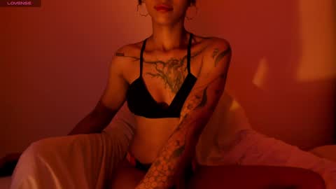 Snapshot of daiana_curly chatting on February 4, 2025, 6:06 pm Daiana online show from February 4, 2025, 6:06 pm