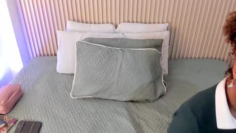 Snapshot of daiana_curly chatting on September 22, 2025, 8:11 pm Daiana online show from September 22, 2025, 8:11 pm