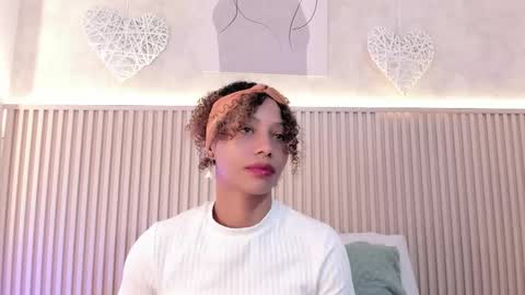 Snapshot of daiana_curly chatting on October 28, 2025, 7:16 pm Daiana online show from October 28, 2025, 7:16 pm