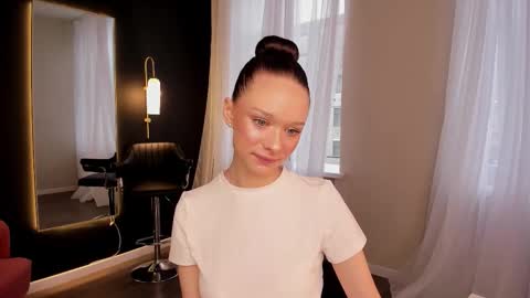 daily_glam online show from October 14, 2025, 12:17 pm