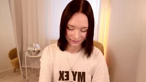 daily_glam online show from October 20, 2025, 12:16 pm