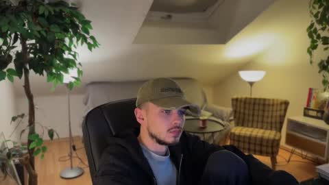 Snapshot of daimon_hall chatting on November 18, 2025, 1:55 am Daimon online show from November 18, 2025, 1:55 am