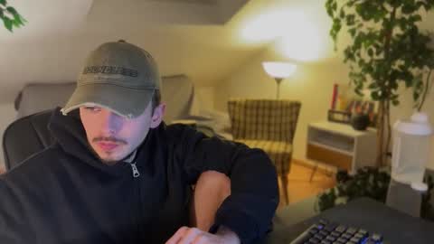 Snapshot of daimon_hall chatting on December 14, 2025, 1:11 am Daimon online show from December 14, 2025, 1:11 am