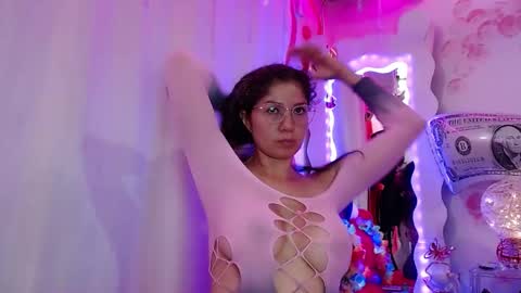 Snapshot of daina_flower chatting on May 17, 2026, 5:16 am DAINA online show from May 17, 2026, 5:16 am