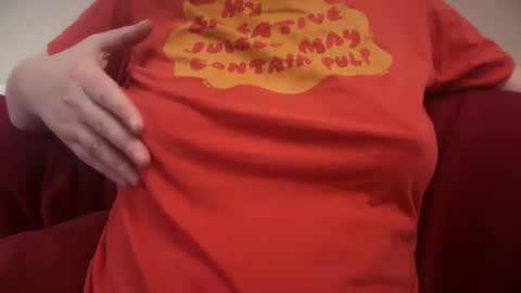 Snapshot of dairystation chatting on April 1, 2026, 3:20 pm Mx Mommy Moo online show from April 1, 2026, 3:20 pm