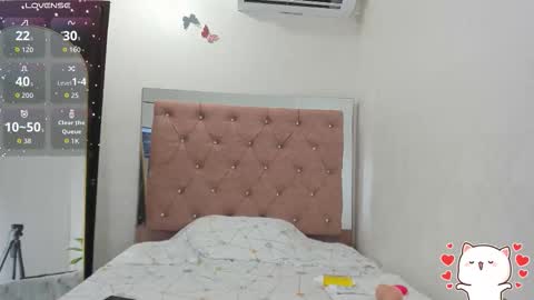 Snapshot of daisy93_ chatting on October 21, 2025, 8:20 pm D A I S Y online show from October 21, 2025, 8:20 pm