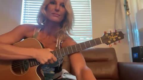 Snapshot of daisy9kat chatting on October 22, 2025, 3:01 pm Daisy137 online show from October 22, 2025, 3:01 pm