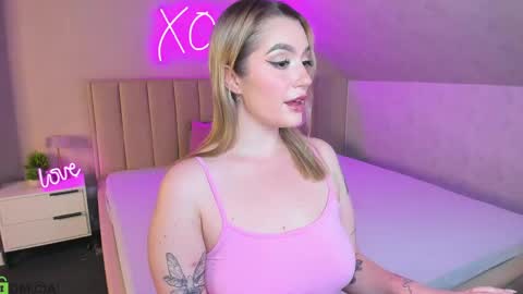 Snapshot of daisy_beckerr chatting on June 3, 2026, 9:34 am Viickie online show from June 3, 2026, 9:34 am