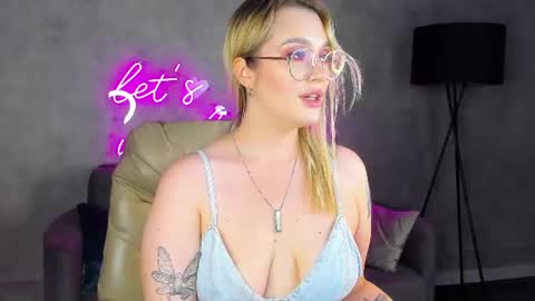 Viickie online show from August 5, 2026, 9:23 am