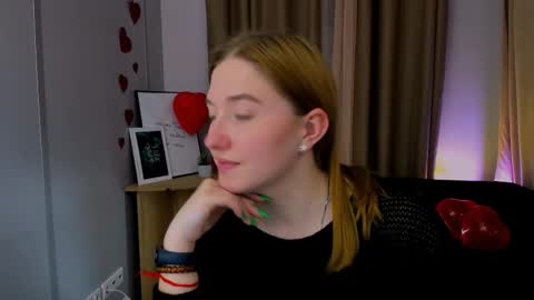 Little Di online show from February 26, 2025, 5:28 pm