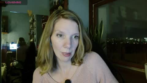 Snapshot of daisy_lovely chatting on March 21, 2026, 5:16 pm daisy_lovely online show from March 21, 2026, 5:16 pm