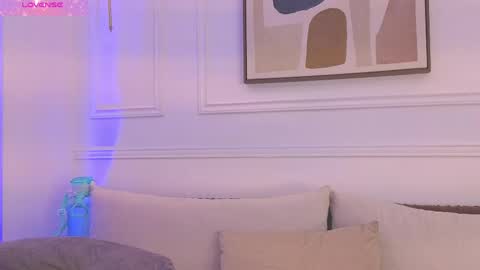 Daisy Price online show from April 28, 2026, 11:04 am