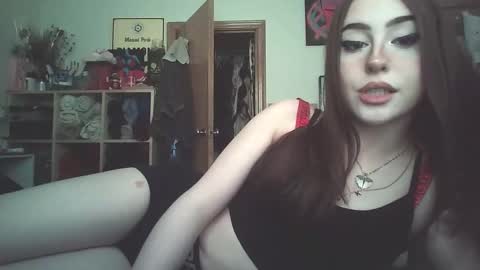Daisy online show from October 8, 2025, 9:45 pm