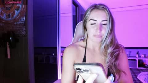 Snapshot of daisydeliciousxx chatting on December 11, 2024, 7:36 pm DaisyDeliciousxx online show from December 11, 2024, 7:36 pm