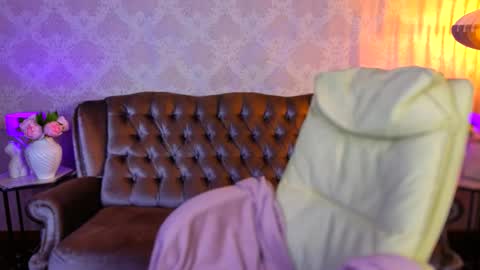 daisydelight_ online show from November 13, 2025, 8:52 pm