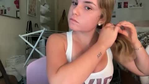 daisydivine42840 online show from February 5, 2026, 8:57 pm