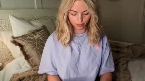 Snapshot of daisydreams_cumtrue chatting on February 15, 2026, 10:50 pm Daisy Dreams online show from February 15, 2026, 10:50 pm