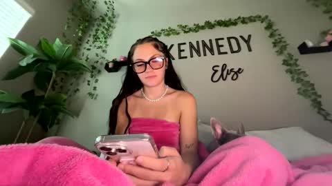 daisyparkerxo online show from May 19, 2026, 8:26 pm