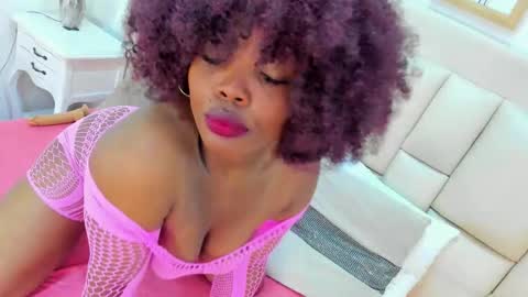 Snapshot of dakhota___ chatting on October 18, 2025, 11:33 am Brisa online show from October 18, 2025, 11:33 am