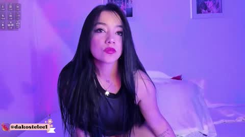 dakostelee1_ online show from September 18, 2025, 10:23 pm