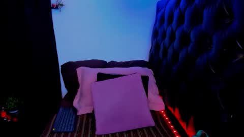 Rosse  online show from April 28, 2026, 11:32 pm