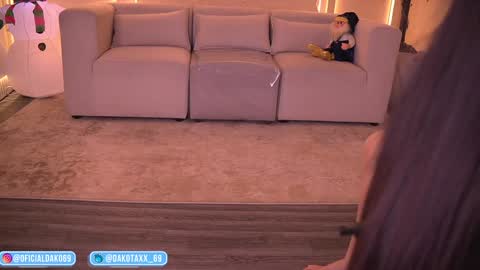 dako online show from November 25, 2025, 3:39 am