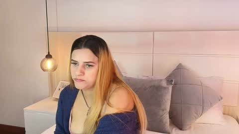 Dakota-Megan online show from September 29, 2025, 2:44 pm