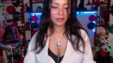 Caroliina online show from November 18, 2025, 9:41 pm