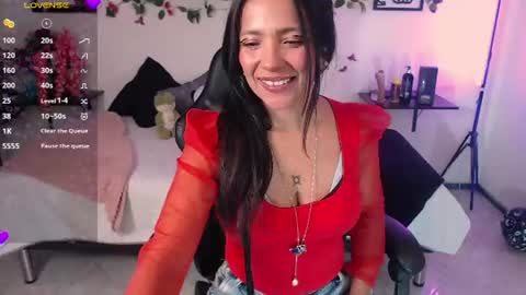 Caroliina online show from June 18, 2026, 9:30 pm