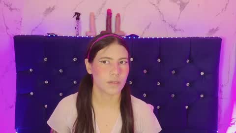 dakotaa_johnson online show from May 18, 2026, 7:31 pm