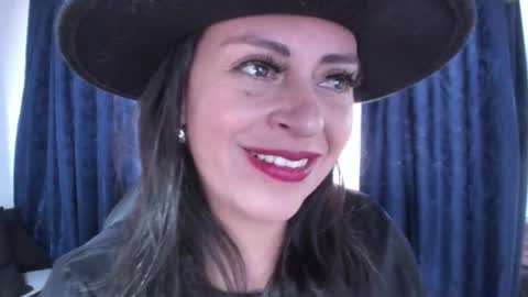 Dakotaagray online show from June 19, 2026, 12:53 pm